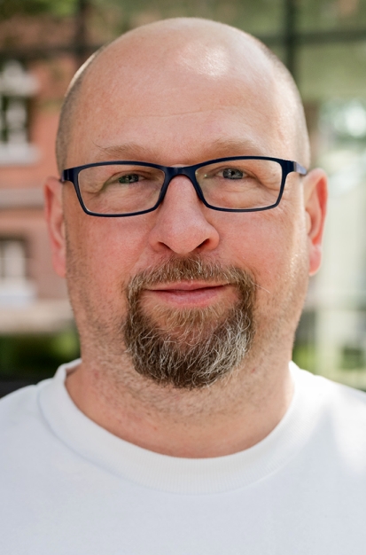 Dr. Bartlomiej E. Krazinski